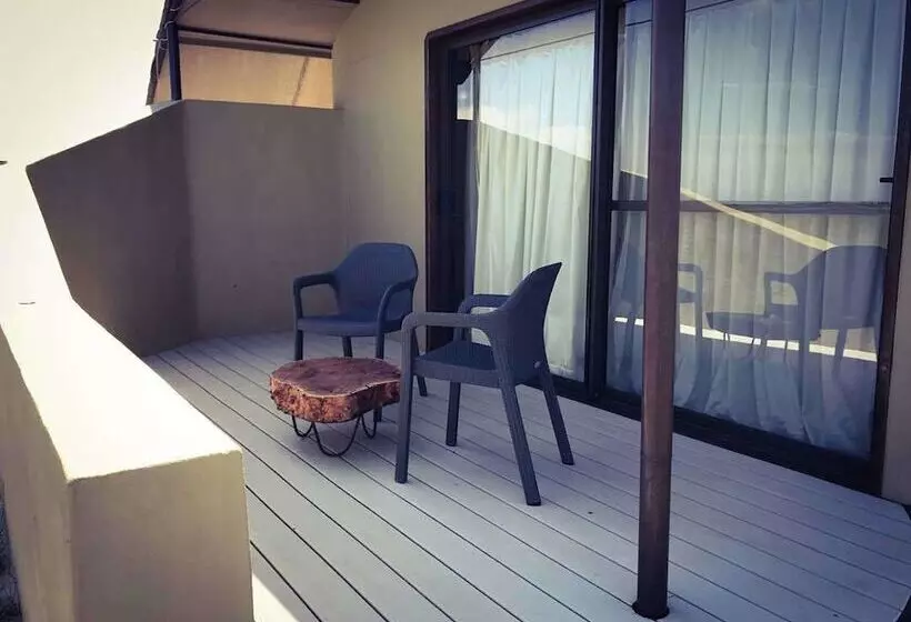 هتل Serondela Lodge