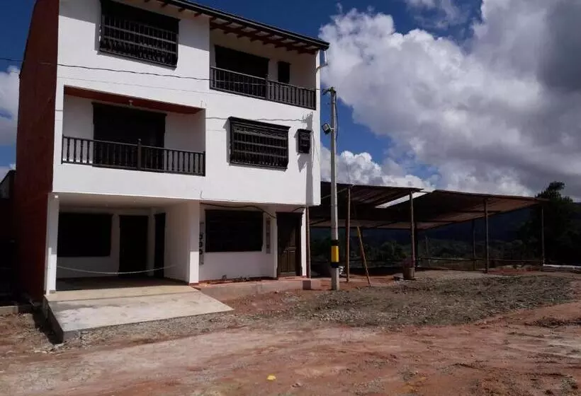ユースホステル Hostal Balcones De La Piedra