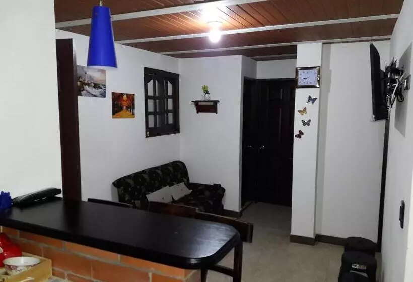 ユースホステル Hostal Balcones De La Piedra