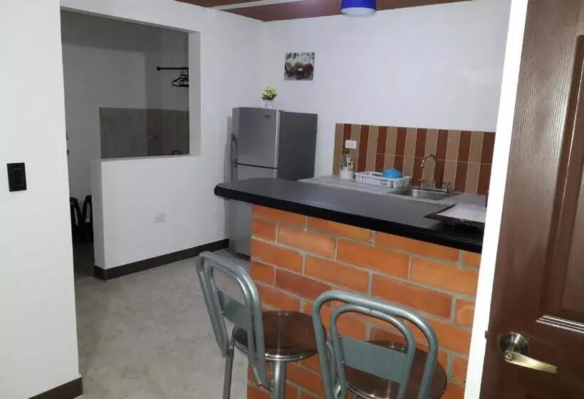 ユースホステル Hostal Balcones De La Piedra