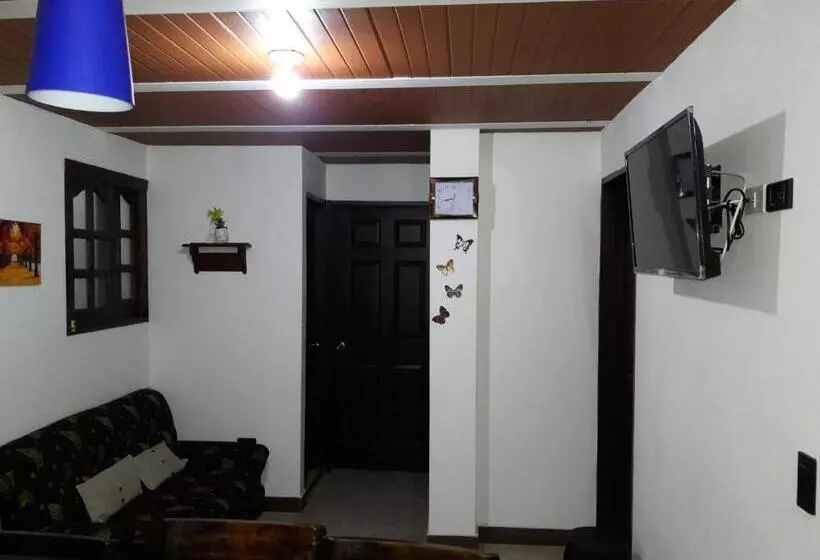 ユースホステル Hostal Balcones De La Piedra