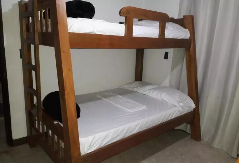 ユースホステル Hostal Balcones De La Piedra