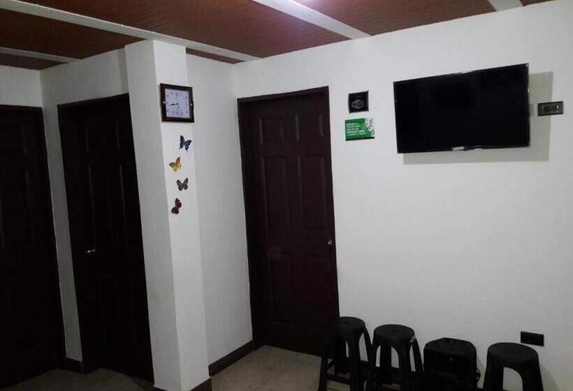 هاستل Hostal Balcones De La Piedra