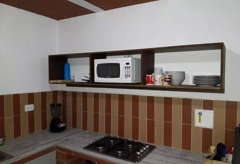 ユースホステル Hostal Balcones De La Piedra