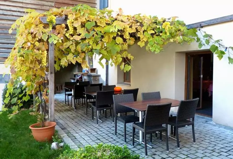 ベッドアンドブレックファースト Le Charme Du Prieuré