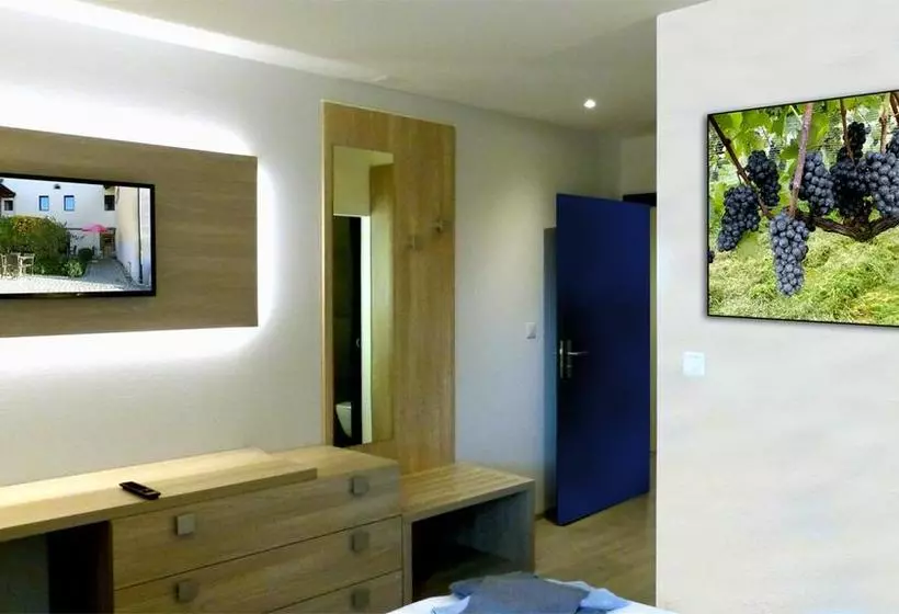 ベッドアンドブレックファースト Le Charme Du Prieuré