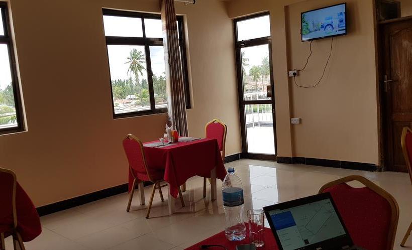 هتل B10 Airport Lodge