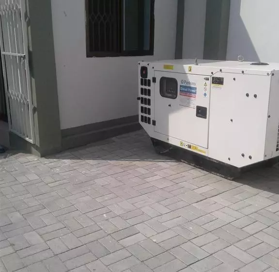 هتل B10 Airport Lodge