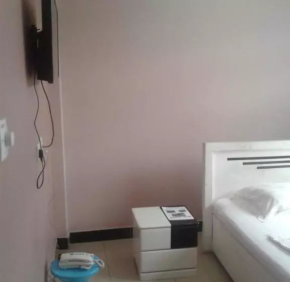 هتل B10 Airport Lodge