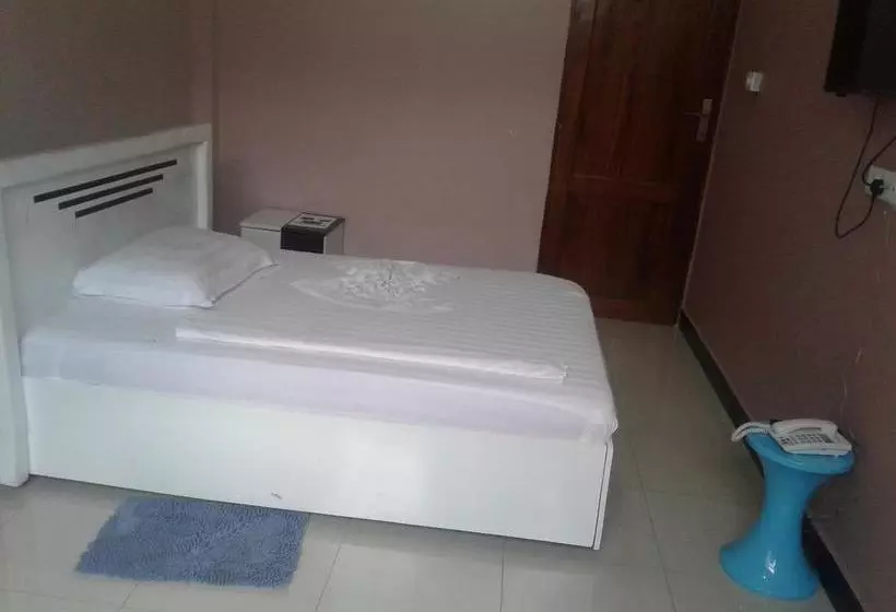 هتل B10 Airport Lodge
