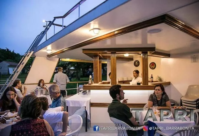 Tapri   Hotel Flutuante