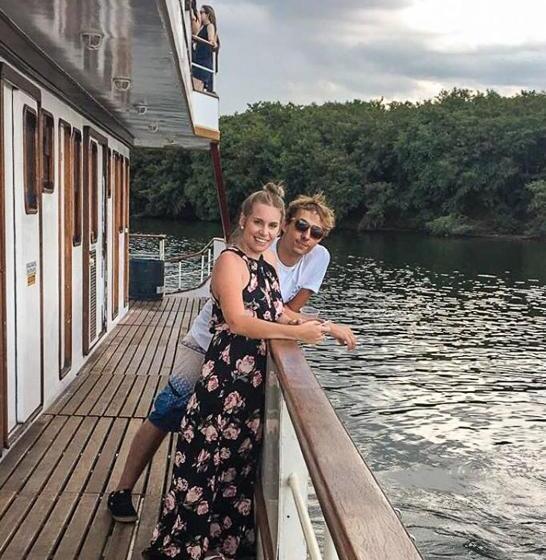 Tapri   Hotel Flutuante