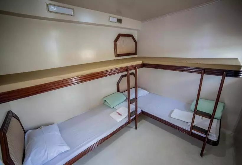 Tapri   Hotel Flutuante