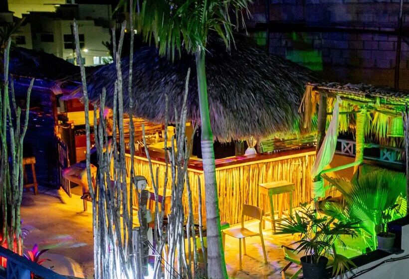 هتل Altea Tropical Inn