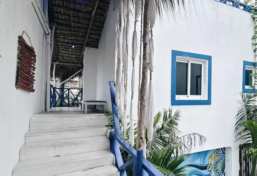 هتل Altea Tropical Inn