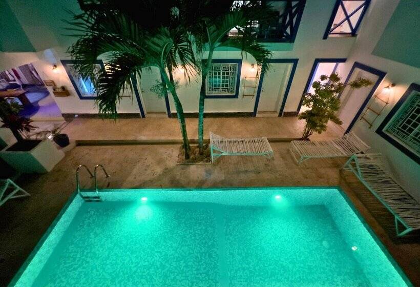 هتل Altea Tropical Inn