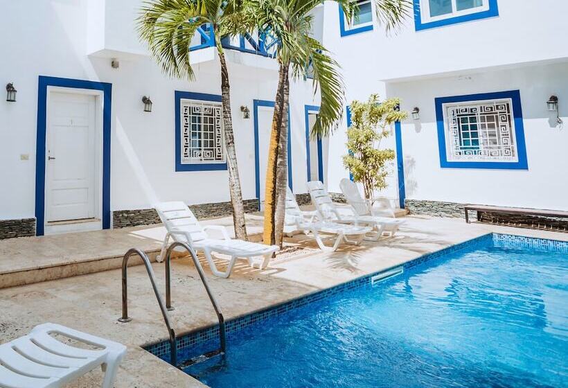 هتل Altea Tropical Inn