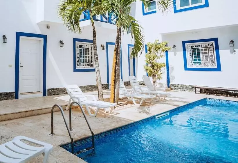 هتل Altea Tropical Inn