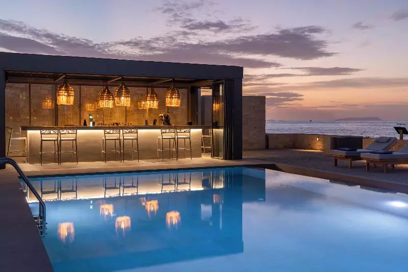 ホテル Castello Boutique Suites By The Sea