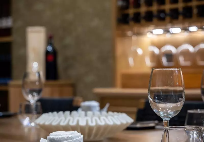 ホテル Castello Boutique Suites By The Sea