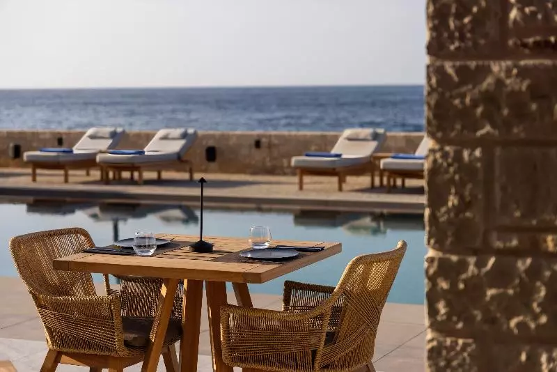 ホテル Castello Boutique Suites By The Sea