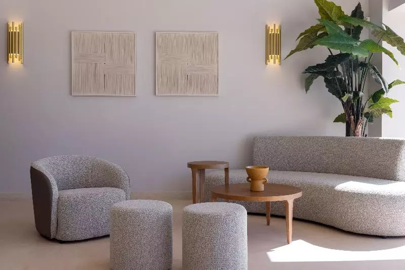 ホテル Castello Boutique Suites By The Sea