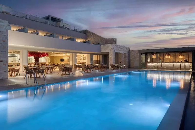 ホテル Castello Boutique Suites By The Sea