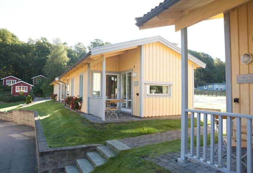 בית מלון כפרי Lisebergsbyns Stugor