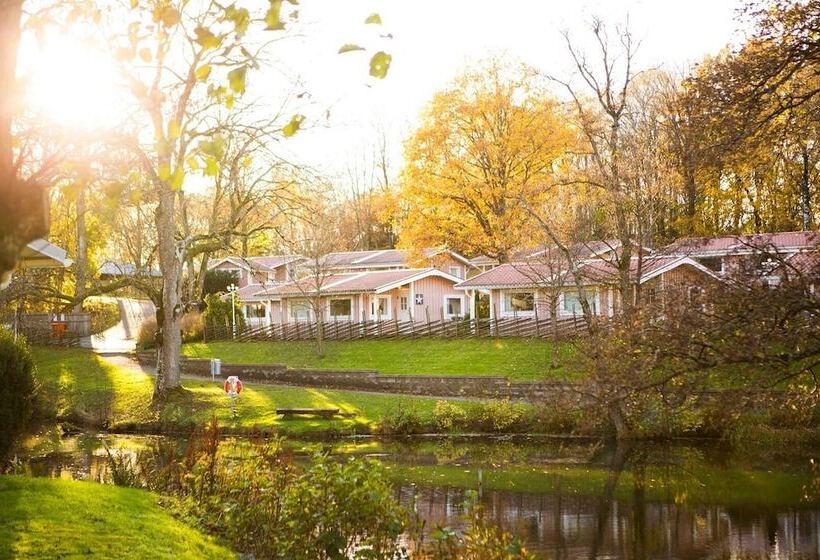 בית מלון כפרי Lisebergsbyns Stugor