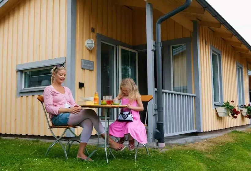 هتل Lisebergsbyns Stugor