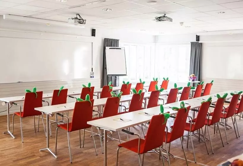 هتل Lisebergsbyns Stugor