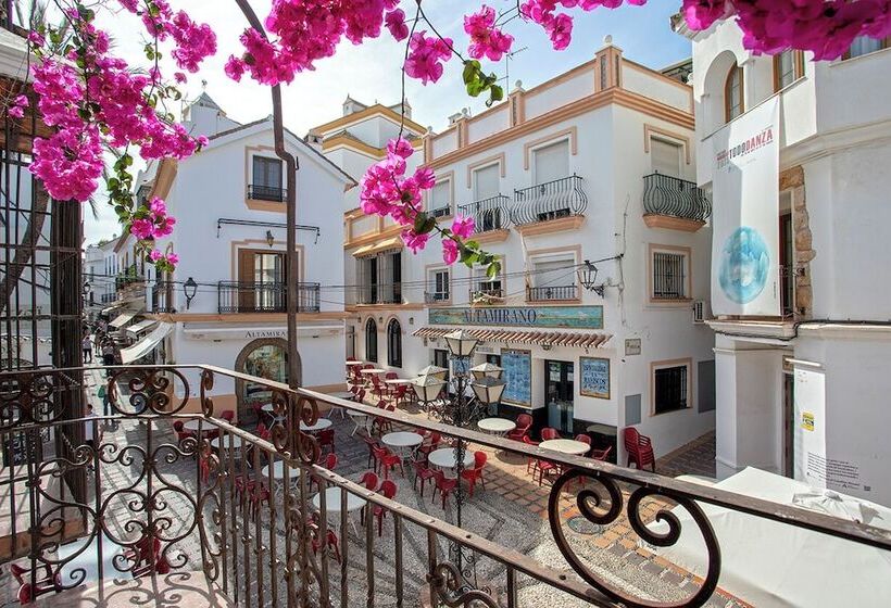 Pansiyon The Old House Marbella