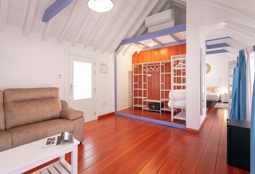 Pansiyon The Old House Marbella