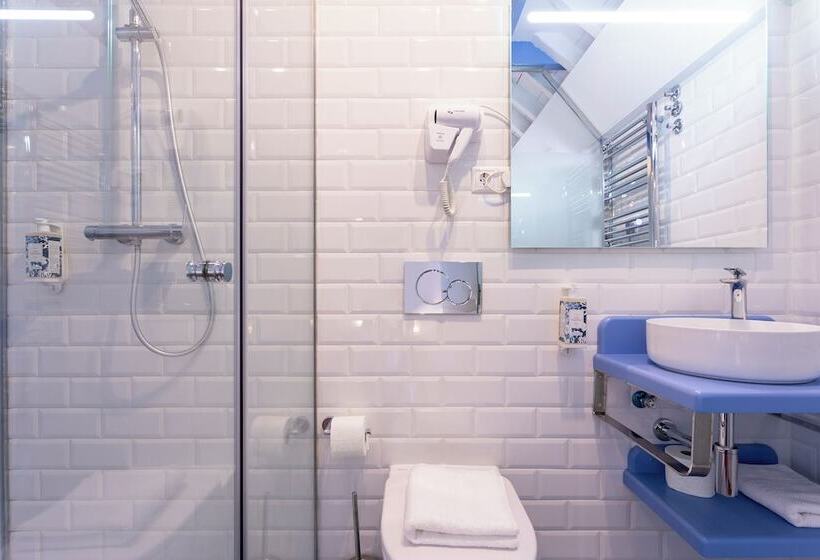 Pansiyon The Old House Marbella