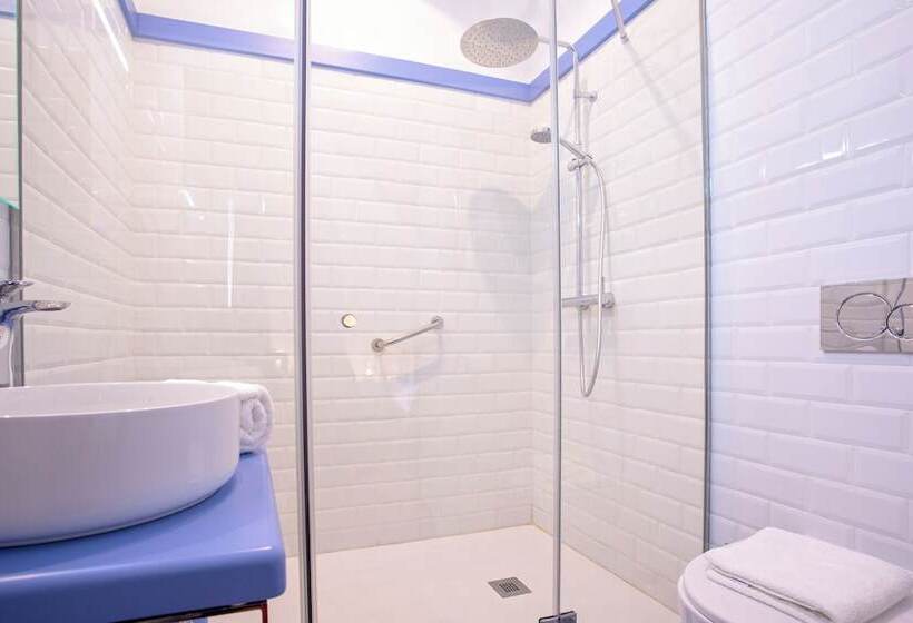 Pansiyon The Old House Marbella