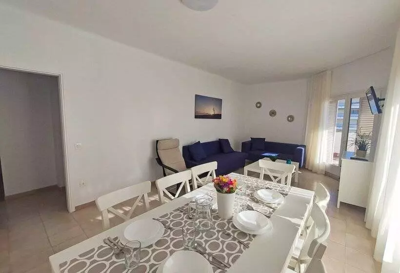 Apartamentos Primera Linea Segur 3000