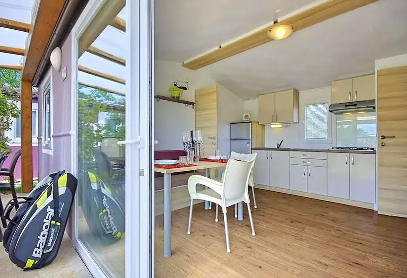 ホテル Camping Adria Mobile Homes Park Umag