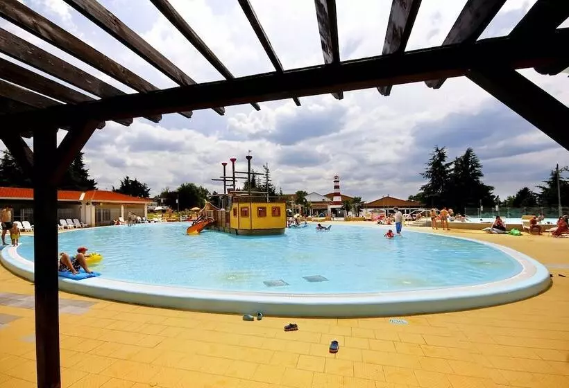 ホテル Camping Adria Mobile Homes Park Umag