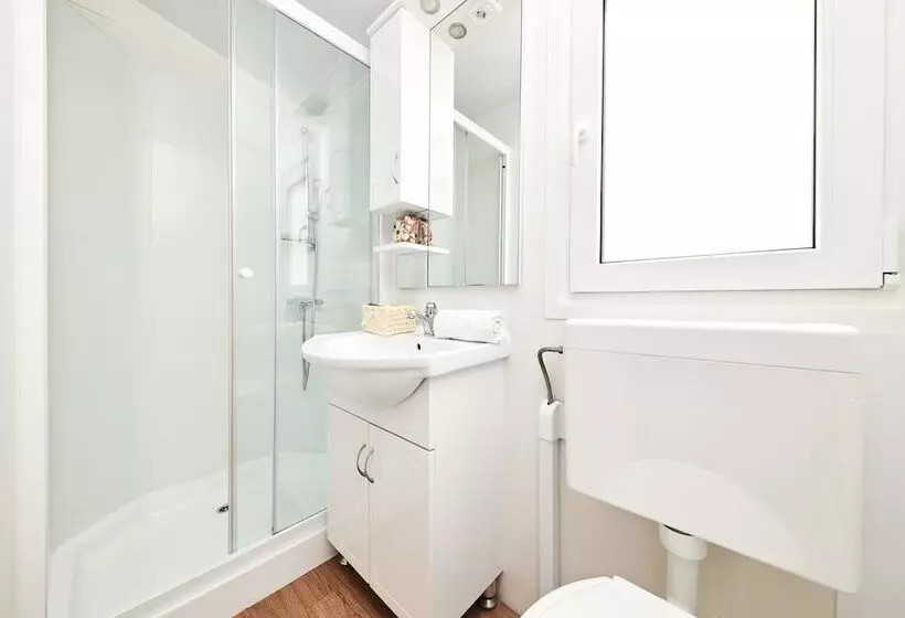 ホテル Camping Adria Mobile Homes Park Umag