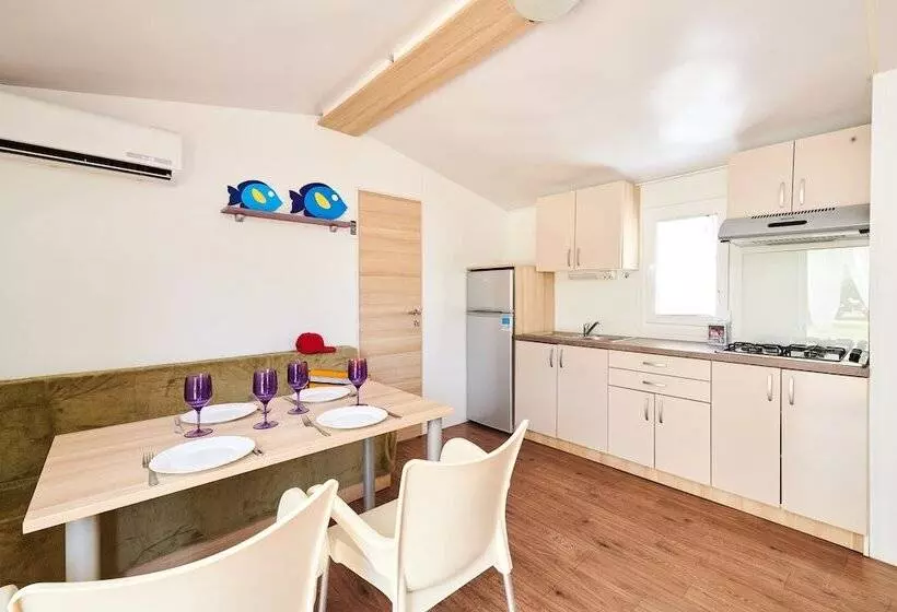 ホテル Camping Adria Mobile Homes Park Umag