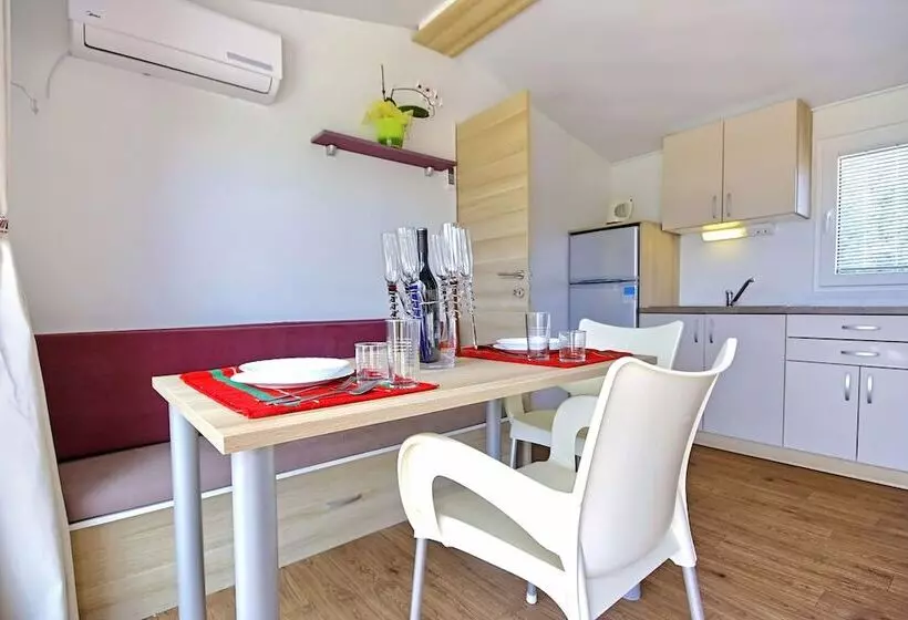 ホテル Camping Adria Mobile Homes Park Umag