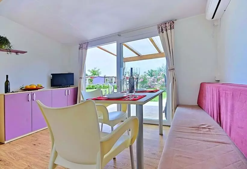 ホテル Camping Adria Mobile Homes Park Umag