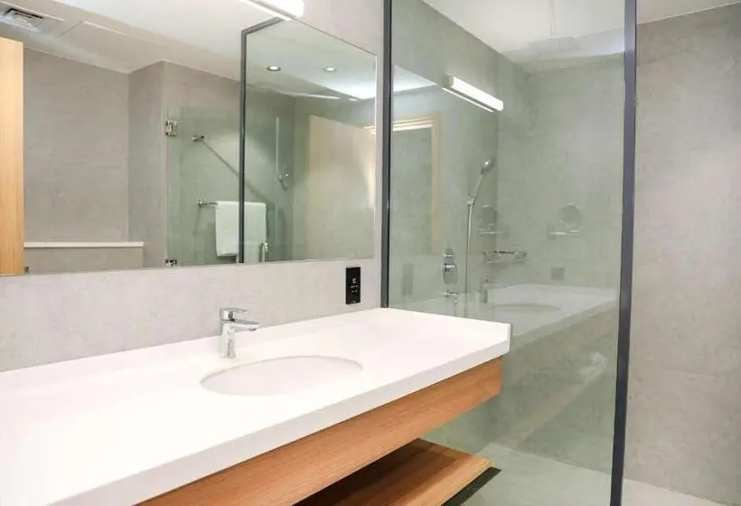 هتل Park Inn by Radisson Muscat