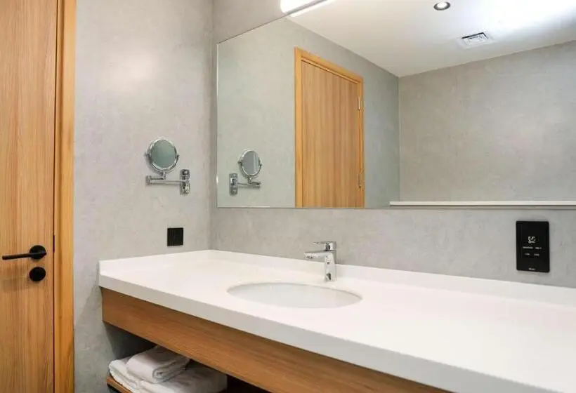 هتل Park Inn by Radisson Muscat