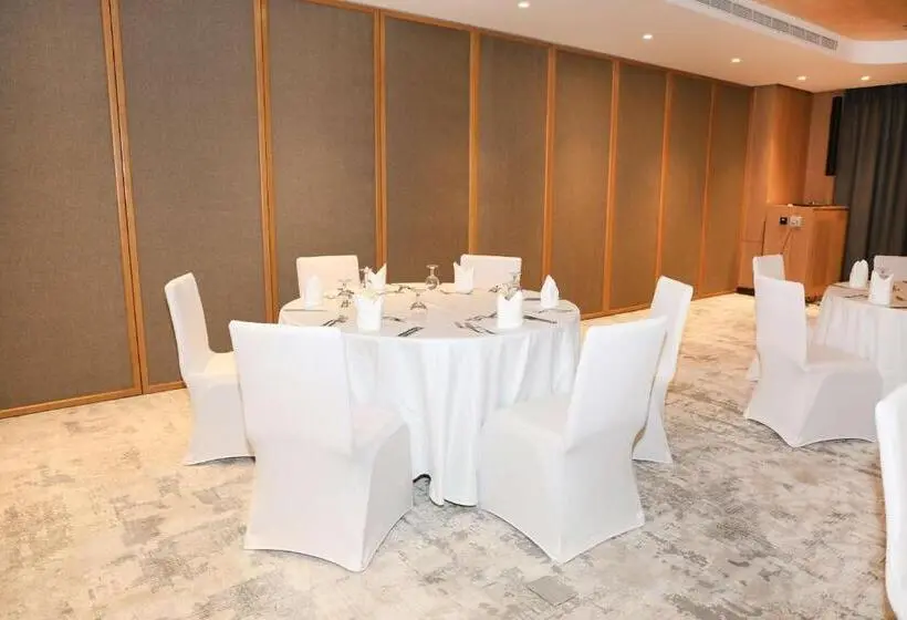 هتل Park Inn by Radisson Muscat