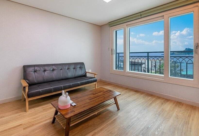 Jeju Jang Sugot Pension