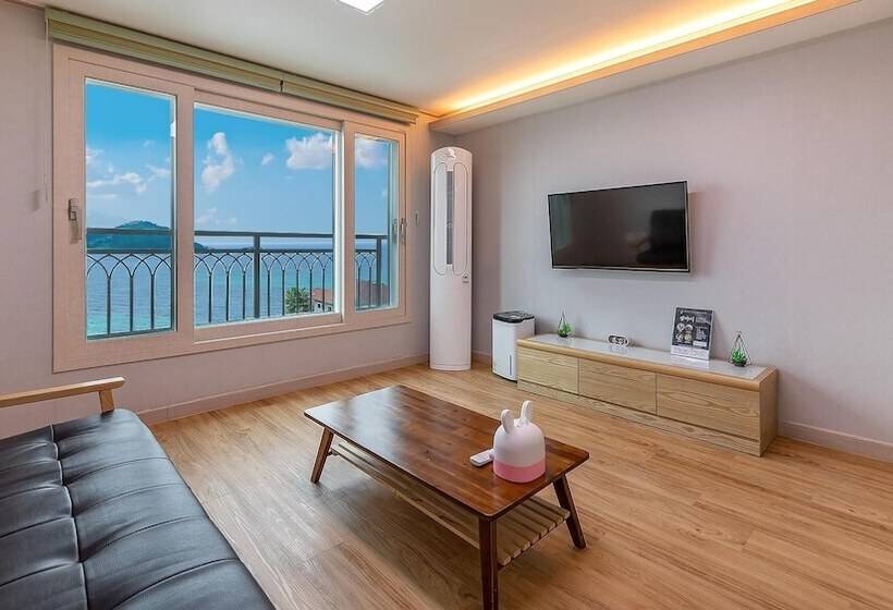 Jeju Jang Sugot Pension