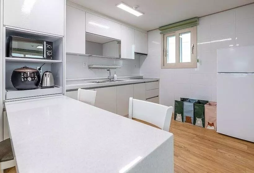 Jeju Jang Sugot Pension