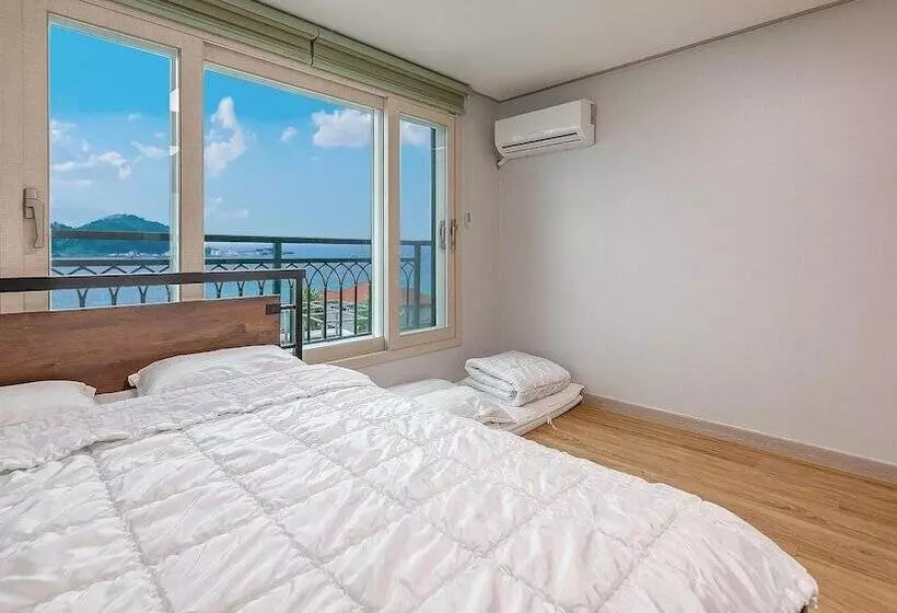 Jeju Jang Sugot Pension