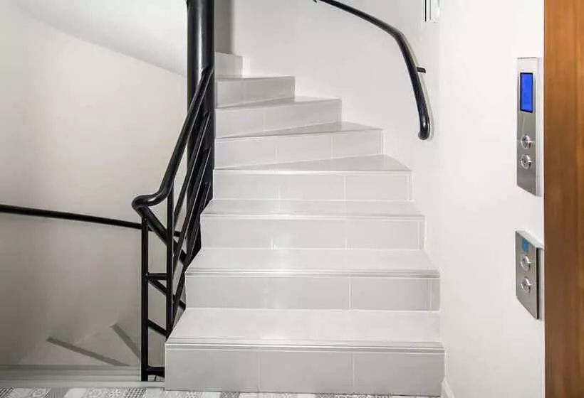 ホテル Behome Phuket